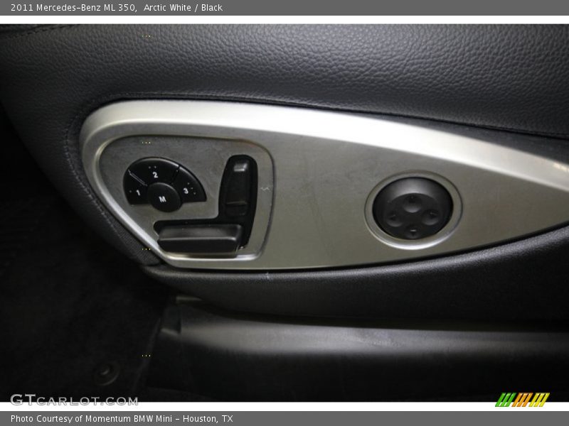 Arctic White / Black 2011 Mercedes-Benz ML 350