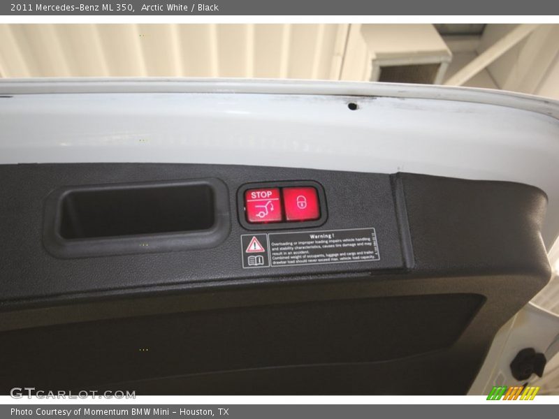 Arctic White / Black 2011 Mercedes-Benz ML 350