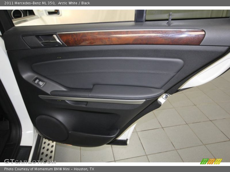 Arctic White / Black 2011 Mercedes-Benz ML 350
