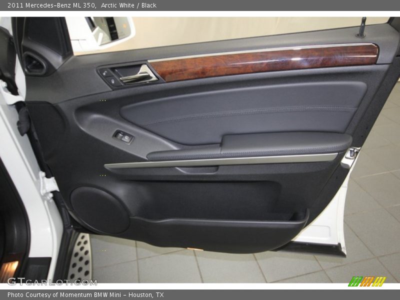 Arctic White / Black 2011 Mercedes-Benz ML 350