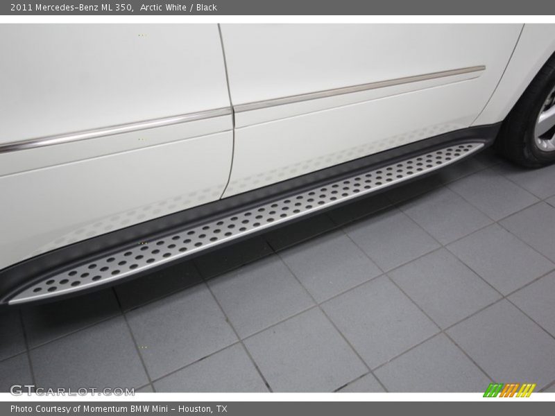 Arctic White / Black 2011 Mercedes-Benz ML 350