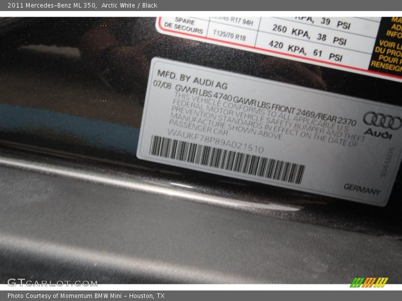 Arctic White / Black 2011 Mercedes-Benz ML 350