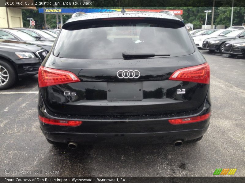 Brilliant Black / Black 2010 Audi Q5 3.2 quattro