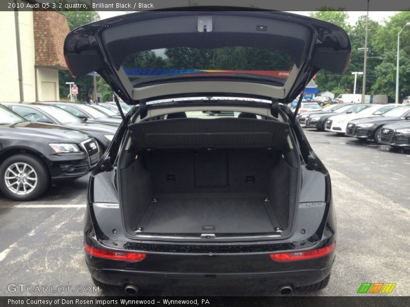 Brilliant Black / Black 2010 Audi Q5 3.2 quattro