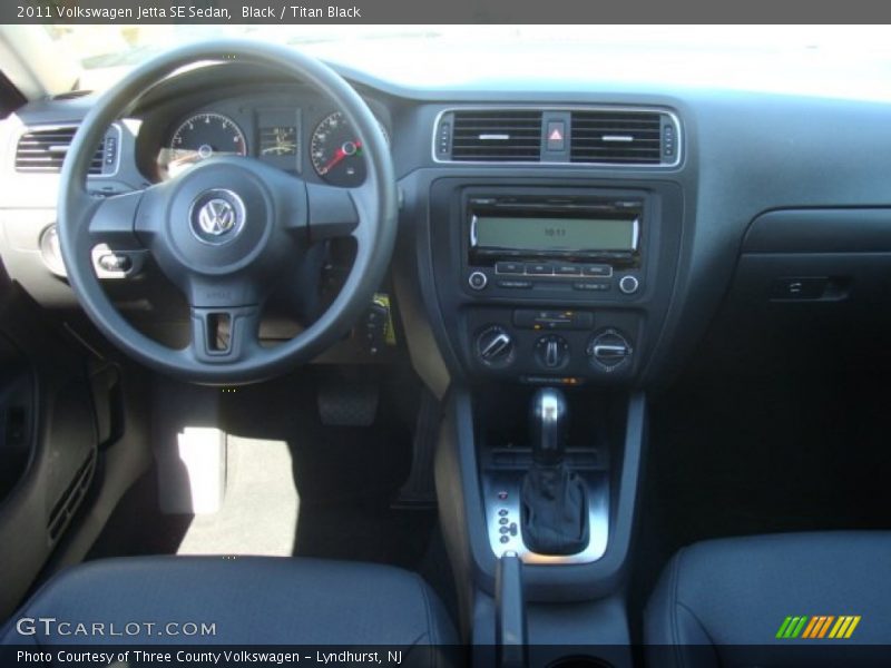 Black / Titan Black 2011 Volkswagen Jetta SE Sedan