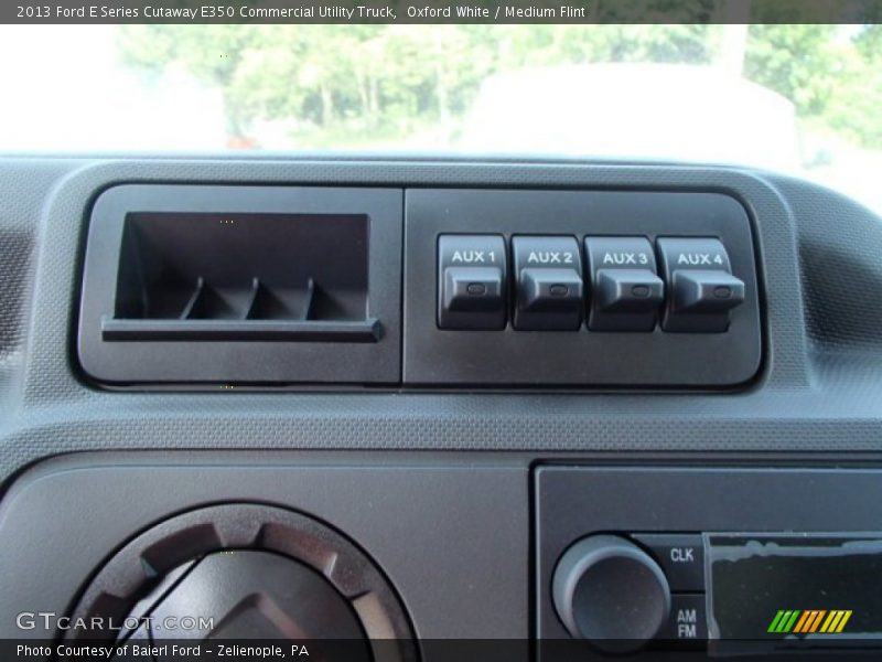 Oxford White / Medium Flint 2013 Ford E Series Cutaway E350 Commercial Utility Truck