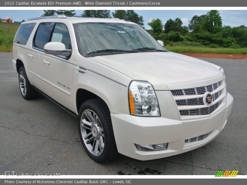 Front 3/4 View of 2013 Escalade ESV Premium AWD