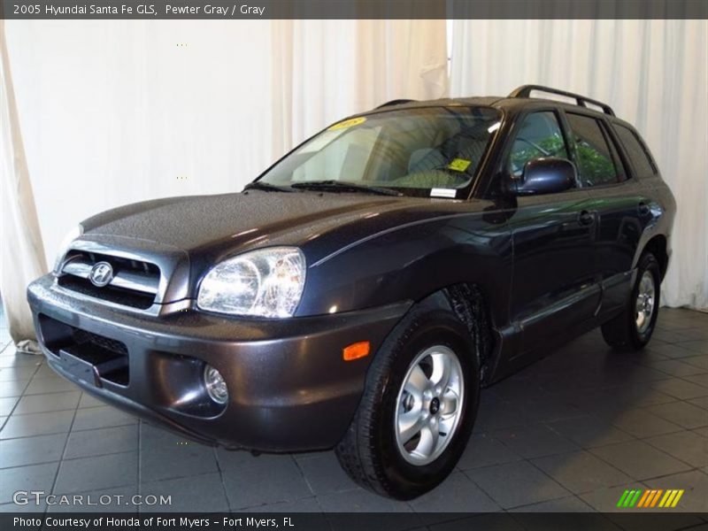 Front 3/4 View of 2005 Santa Fe GLS