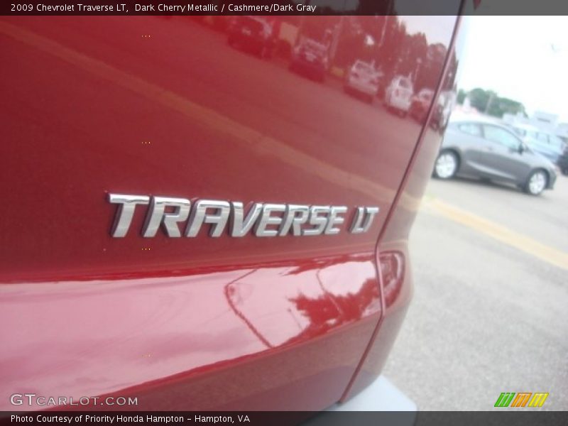 Dark Cherry Metallic / Cashmere/Dark Gray 2009 Chevrolet Traverse LT