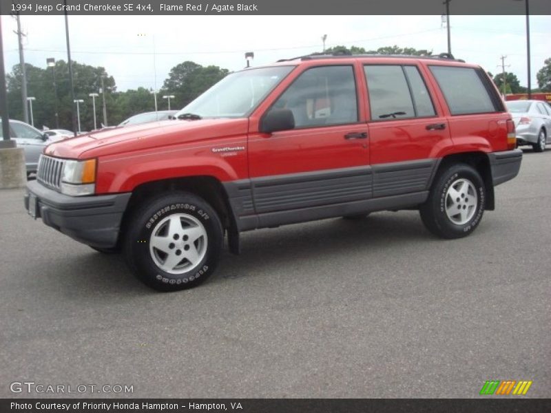 Front 3/4 View of 1994 Grand Cherokee SE 4x4