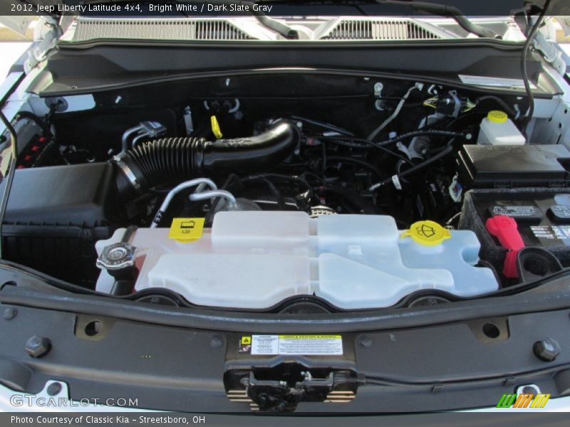 Bright White / Dark Slate Gray 2012 Jeep Liberty Latitude 4x4