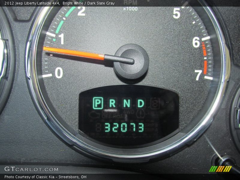 Bright White / Dark Slate Gray 2012 Jeep Liberty Latitude 4x4