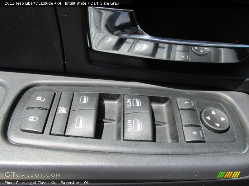 Bright White / Dark Slate Gray 2012 Jeep Liberty Latitude 4x4