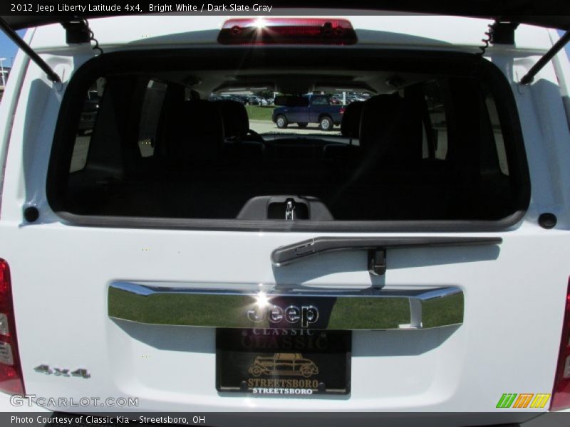 Bright White / Dark Slate Gray 2012 Jeep Liberty Latitude 4x4