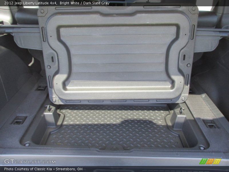 Bright White / Dark Slate Gray 2012 Jeep Liberty Latitude 4x4