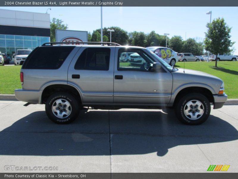 Light Pewter Metallic / Graphite Gray 2004 Chevrolet Blazer LS 4x4