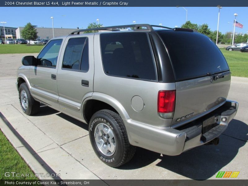 Light Pewter Metallic / Graphite Gray 2004 Chevrolet Blazer LS 4x4