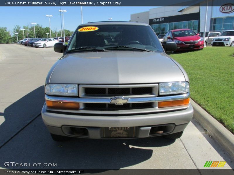 Light Pewter Metallic / Graphite Gray 2004 Chevrolet Blazer LS 4x4