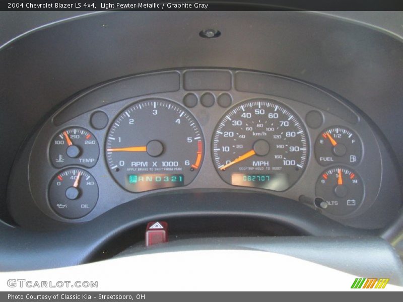 Light Pewter Metallic / Graphite Gray 2004 Chevrolet Blazer LS 4x4