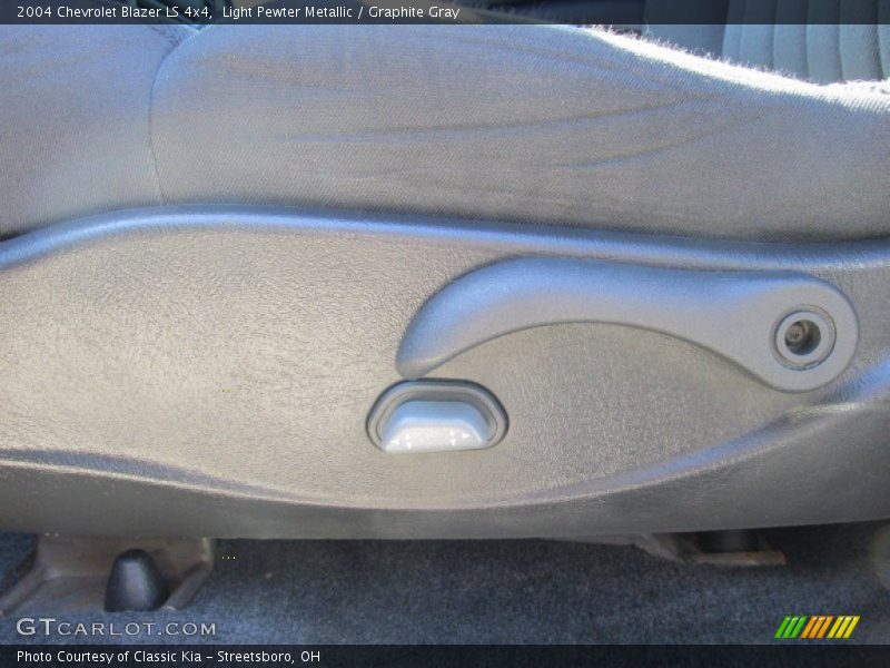 Light Pewter Metallic / Graphite Gray 2004 Chevrolet Blazer LS 4x4