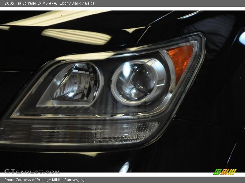 Ebony Black / Beige 2009 Kia Borrego LX V6 4x4