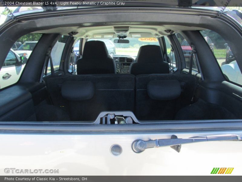 Light Pewter Metallic / Graphite Gray 2004 Chevrolet Blazer LS 4x4