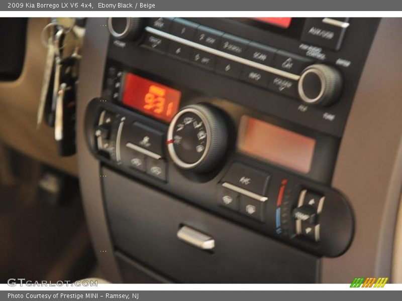 Ebony Black / Beige 2009 Kia Borrego LX V6 4x4