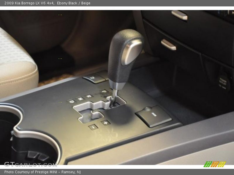 Ebony Black / Beige 2009 Kia Borrego LX V6 4x4