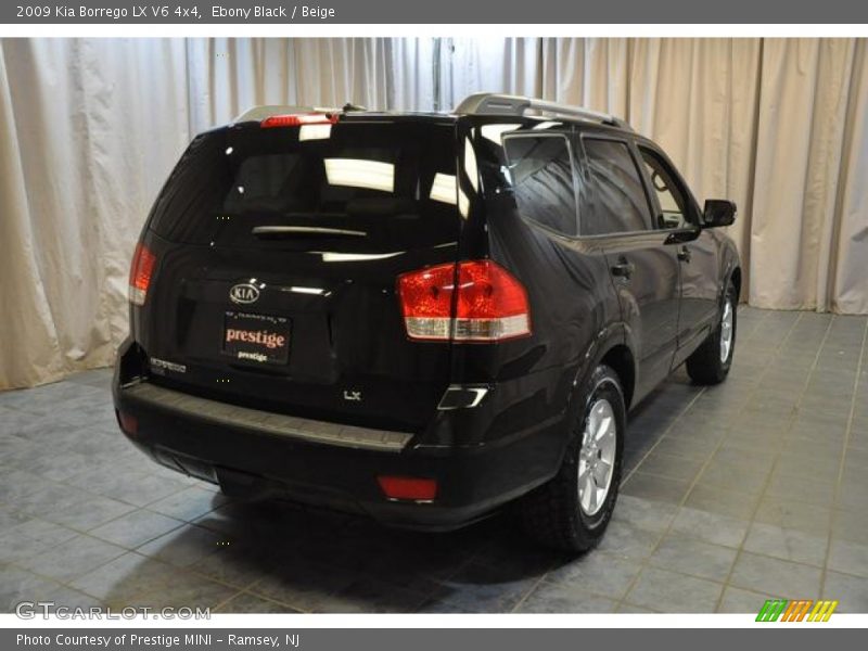 Ebony Black / Beige 2009 Kia Borrego LX V6 4x4