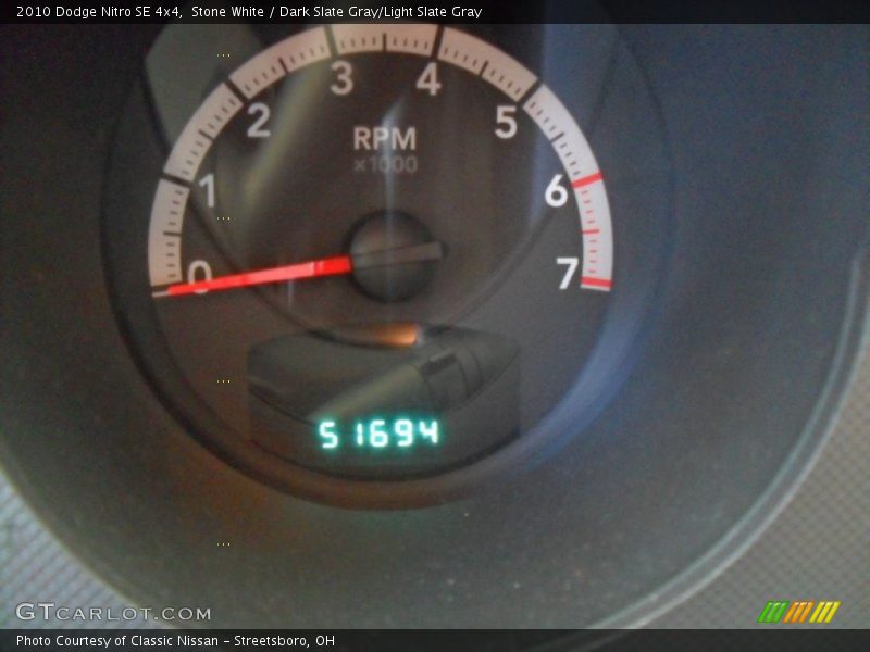 Stone White / Dark Slate Gray/Light Slate Gray 2010 Dodge Nitro SE 4x4