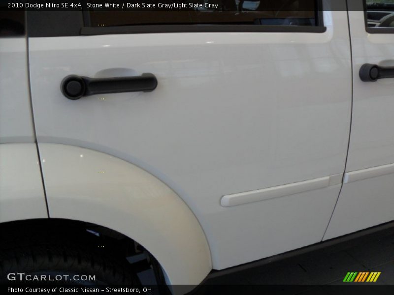 Stone White / Dark Slate Gray/Light Slate Gray 2010 Dodge Nitro SE 4x4