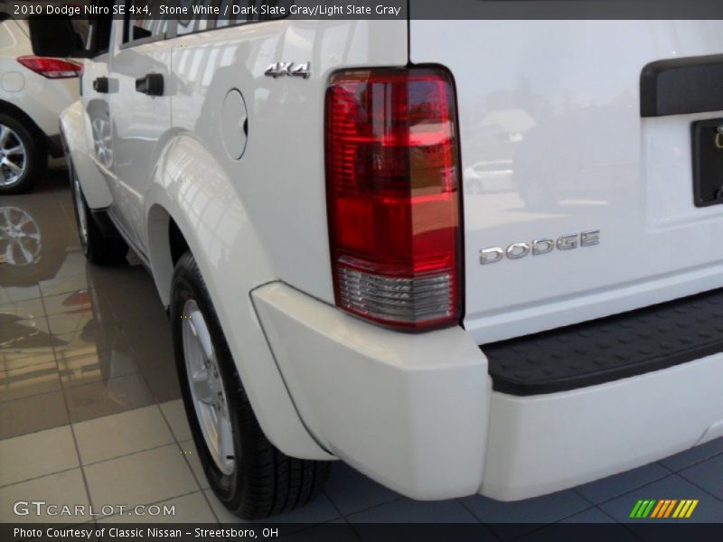 Stone White / Dark Slate Gray/Light Slate Gray 2010 Dodge Nitro SE 4x4