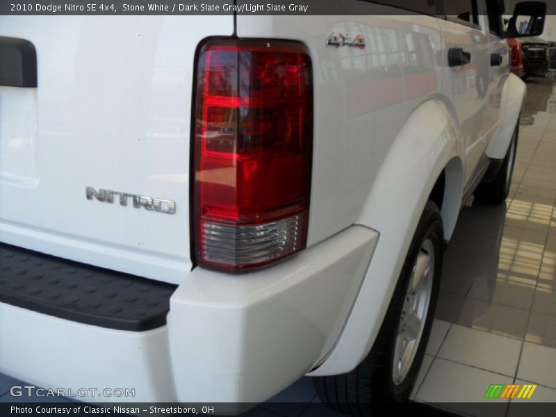 Stone White / Dark Slate Gray/Light Slate Gray 2010 Dodge Nitro SE 4x4