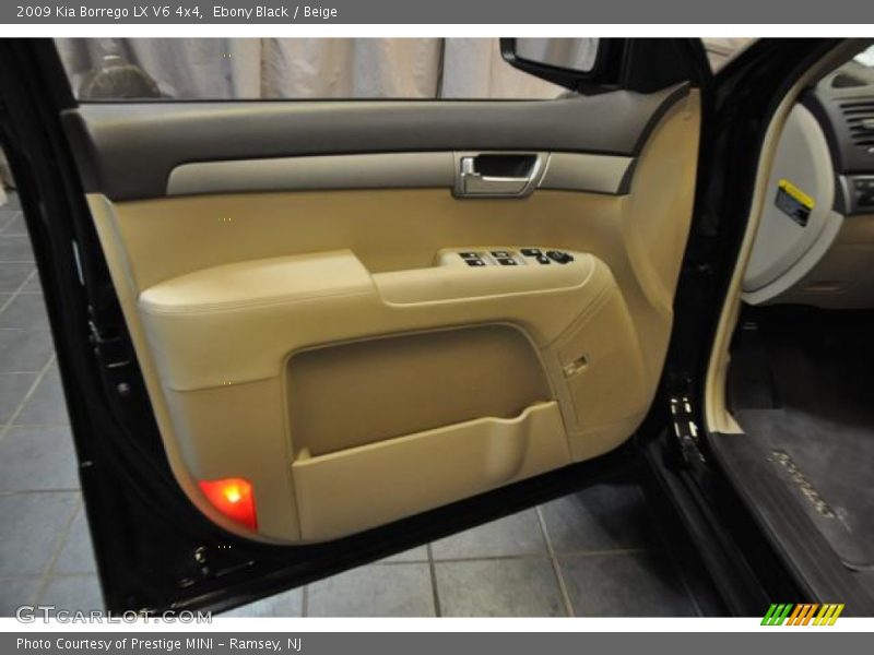 Ebony Black / Beige 2009 Kia Borrego LX V6 4x4