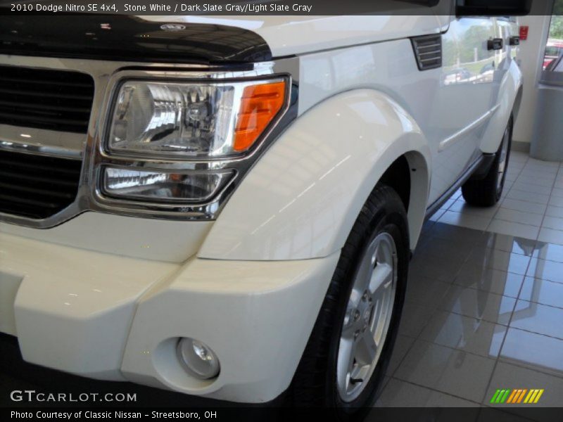 Stone White / Dark Slate Gray/Light Slate Gray 2010 Dodge Nitro SE 4x4