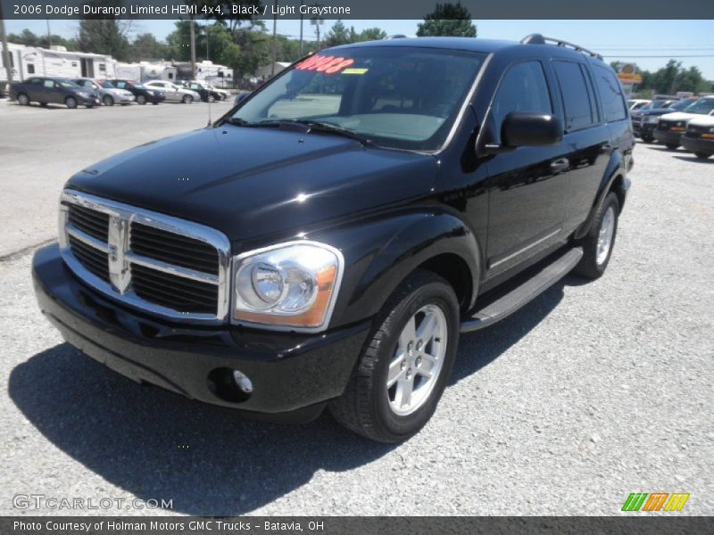 Front 3/4 View of 2006 Durango Limited HEMI 4x4