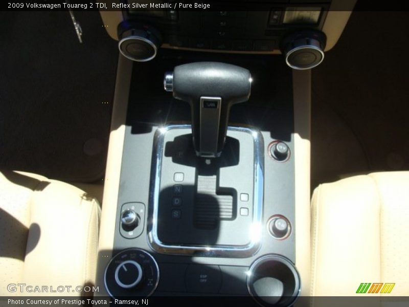 Reflex Silver Metallic / Pure Beige 2009 Volkswagen Touareg 2 TDI