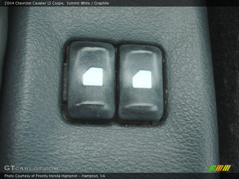 Summit White / Graphite 2004 Chevrolet Cavalier LS Coupe