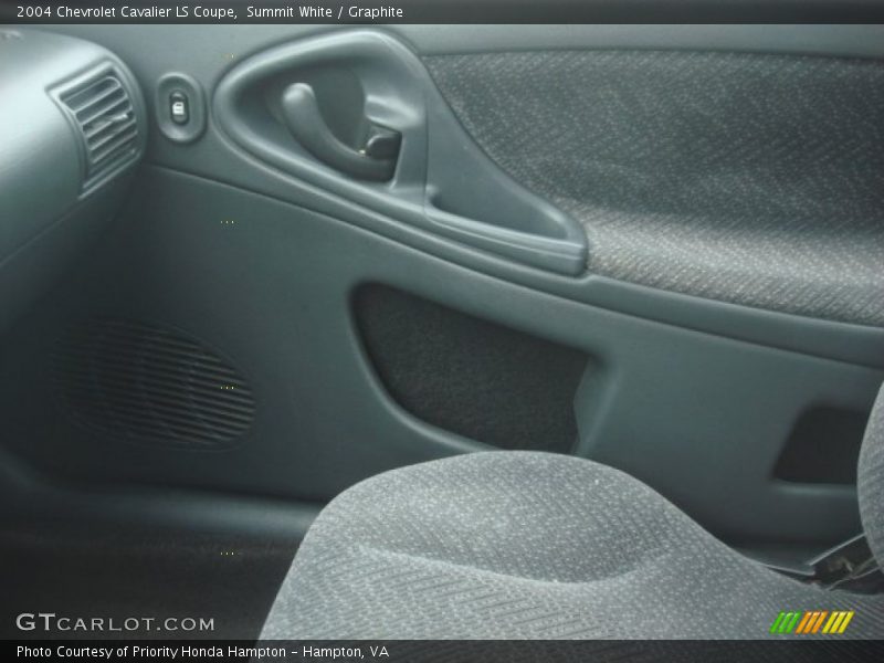 Summit White / Graphite 2004 Chevrolet Cavalier LS Coupe
