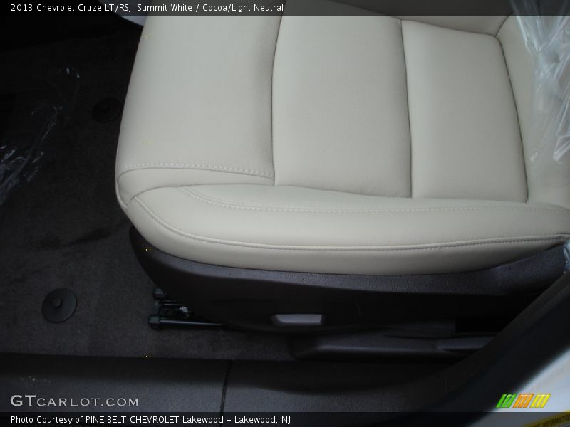 Summit White / Cocoa/Light Neutral 2013 Chevrolet Cruze LT/RS