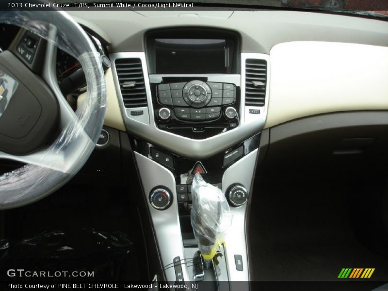 Summit White / Cocoa/Light Neutral 2013 Chevrolet Cruze LT/RS
