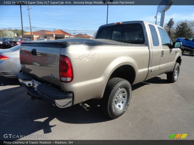 Arizona Beige Metallic / Medium Parchment 2002 Ford F250 Super Duty XLT SuperCab 4x4