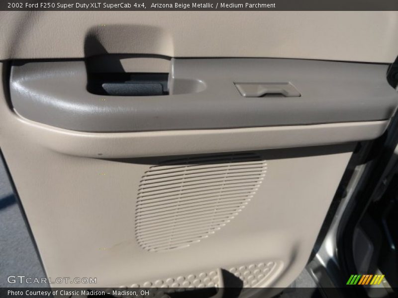Arizona Beige Metallic / Medium Parchment 2002 Ford F250 Super Duty XLT SuperCab 4x4