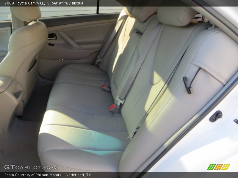 Super White / Bisque 2009 Toyota Camry LE