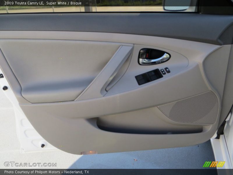 Super White / Bisque 2009 Toyota Camry LE
