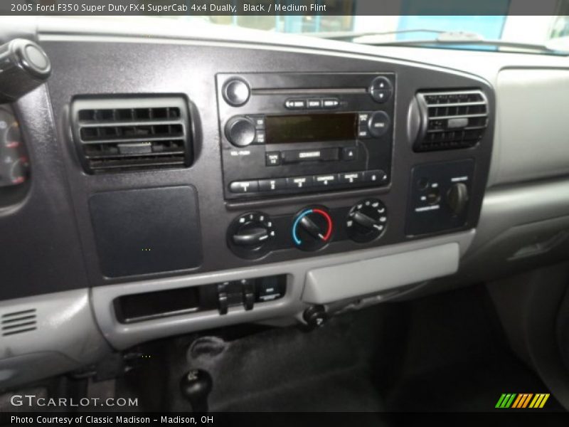 Black / Medium Flint 2005 Ford F350 Super Duty FX4 SuperCab 4x4 Dually