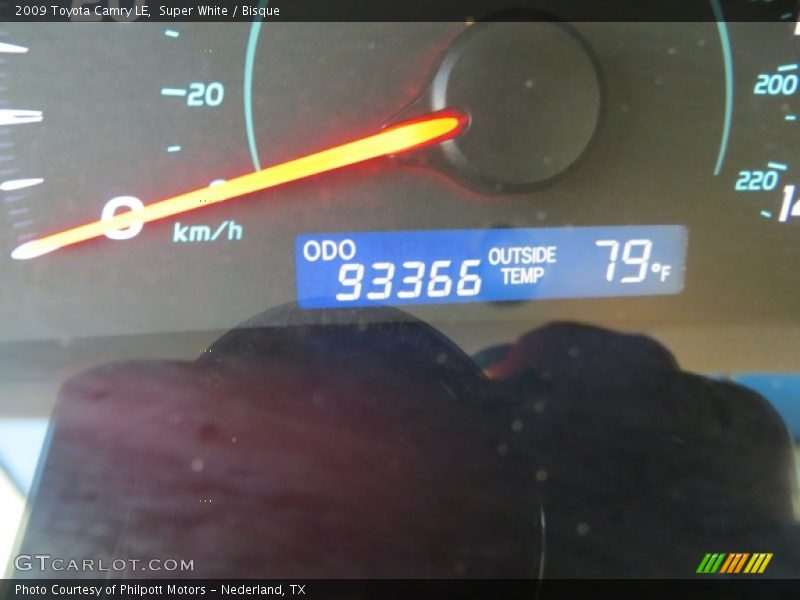 Super White / Bisque 2009 Toyota Camry LE