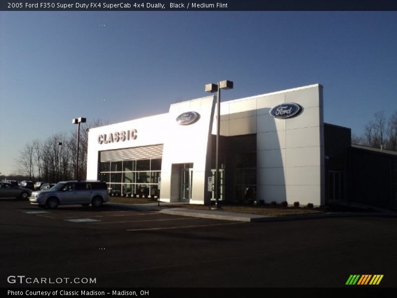 Black / Medium Flint 2005 Ford F350 Super Duty FX4 SuperCab 4x4 Dually