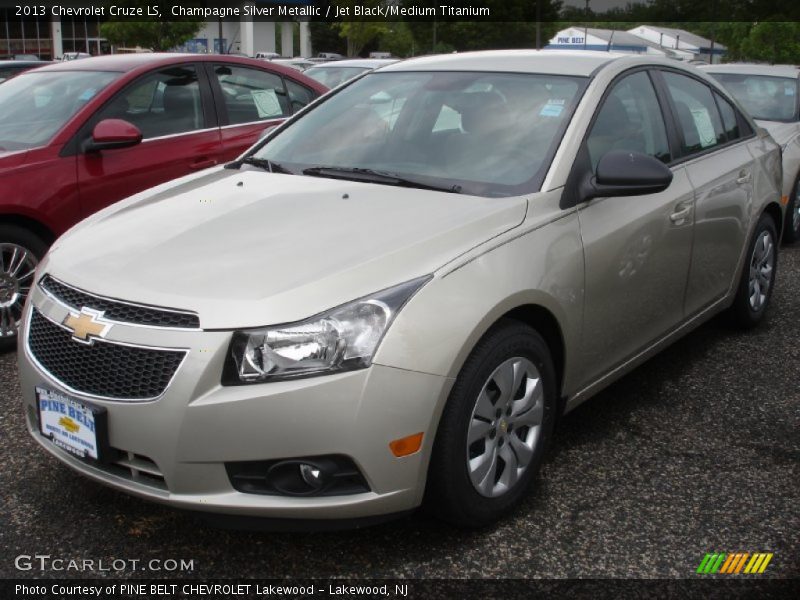 Champagne Silver Metallic / Jet Black/Medium Titanium 2013 Chevrolet Cruze LS