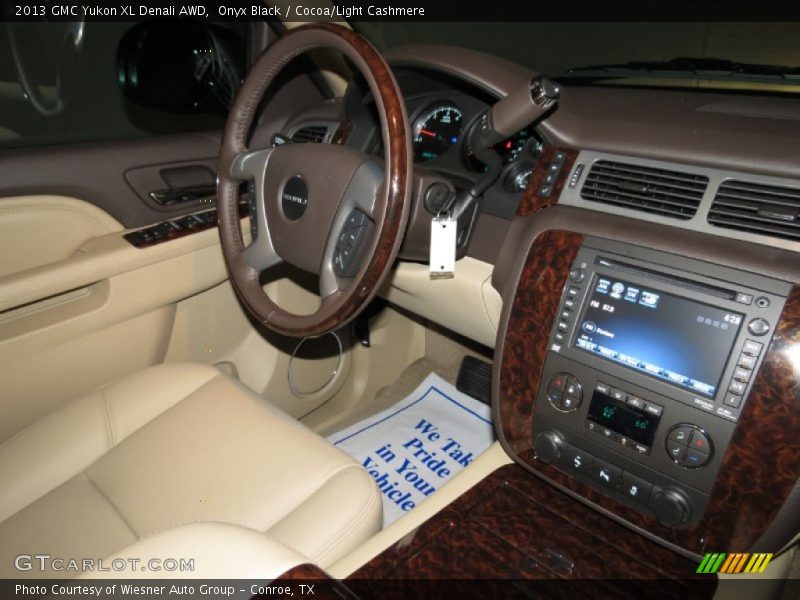 Onyx Black / Cocoa/Light Cashmere 2013 GMC Yukon XL Denali AWD